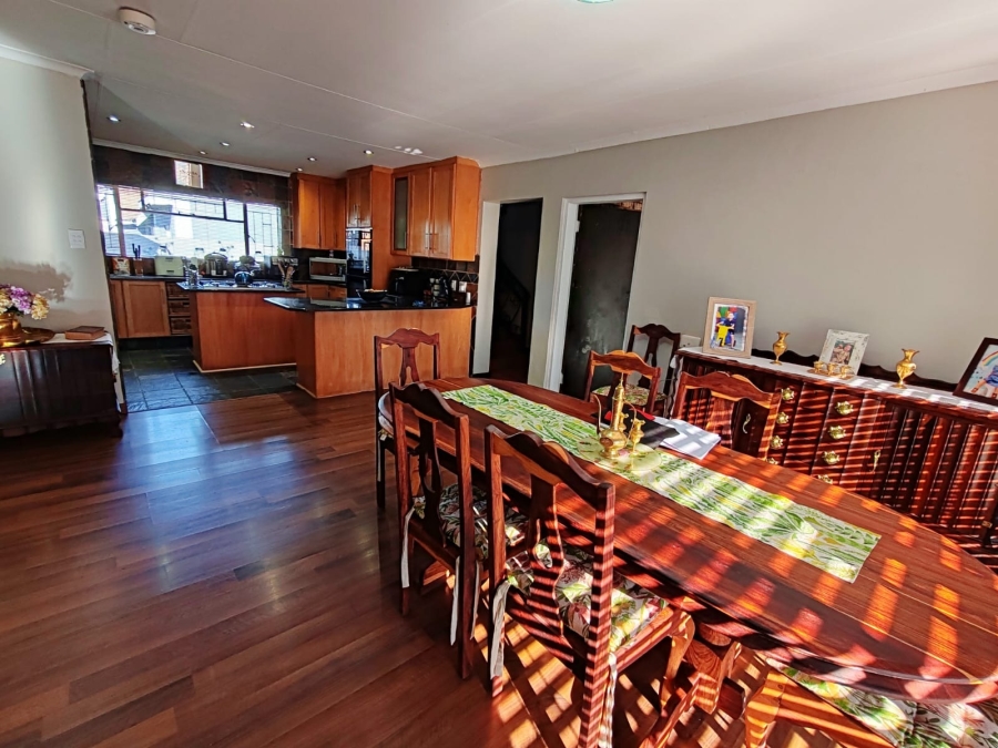 5 Bedroom Property for Sale in Grimbeeck Park North West